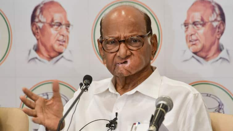 Sharad Pawar will now have Z Plus security of the Centre an army around him मोठी बातमी! शरद पवारांना आता केंद्राची  झेड प्लस सुरक्षा, अवतीभोवती असणार फौजफाटा