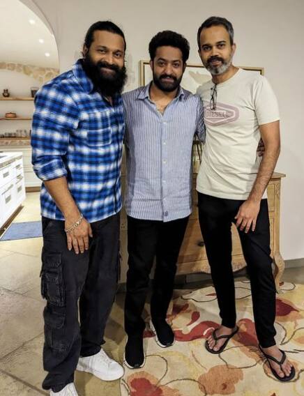 जूनियर एनटीआर ने फिल्मी दुनिया में बतौर चाइल्ड आर्टिस्ट भी काम किया. वे फिल्म 'ब्रह्मर्षि विश्वमित्रा' में नजर आए थे. तब एक्टर की उम्र सिर्फ 8 साल थी.