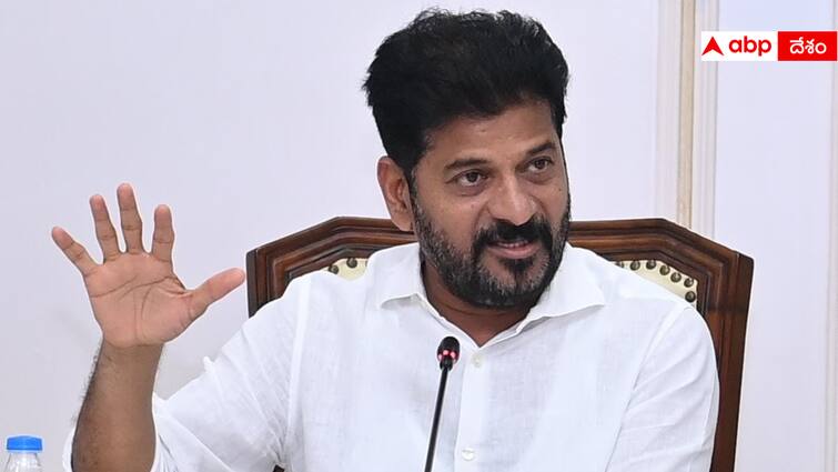 Revanth Reddy orders official to to start land acquisition for Hyderabad RRR southern part Hyderabad ఆర్ఆర్ఆర్ ద‌క్షిణ భాగం భూ సేక‌ర‌ణకు ఆదేశాలు, అలైన్‌మెంట్‌లో మార్పుల‌కు రేవంత్ రెడ్డి సూచన