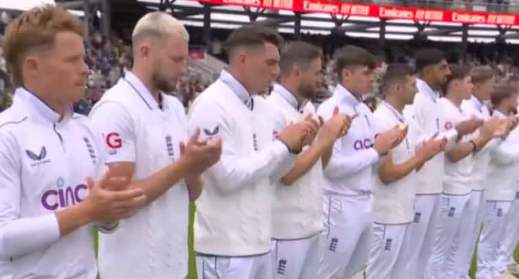 Reason Behind England Players Wearing Black Armbands ENG vs SL 1st Test Manchester Reason Behind England Players Wearing Black Armbands In ENG vs SL 1st Test In Manchester