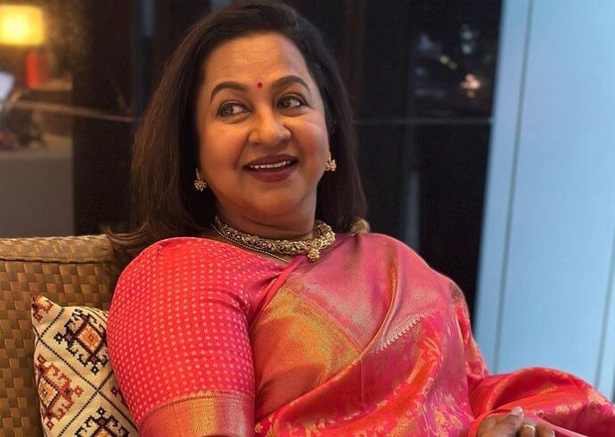 2015 ஆம் ஆண்டு விக்னேஷ் சிவன் இயக்கிய நானும் ரவுடி தான் படத்தில் இன்ஸ்பெக்டர் மீனா குமாரி என்ற கதாபாத்திரத்தில் விஜய் சேதுபதிக்கு அம்மாவாக ராதிகா நடித்து இருந்தார்.