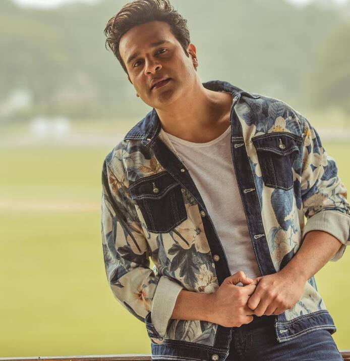 2020 में कृष्णा अभिषेक द कपिल शर्मा शो में गोविंदा वाले वाले एपिसोड में नजर नहीं आए. उन्होंने कहा था कि उनको गोविंदा के आने के बारे में पहले से ही बताया गया था. लेकिन वह मामी सुनीता आहूजा के चलते असहज थे.