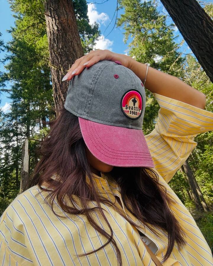 பீஸ்ட் படத்தில் விஜய்க்கு ஜோடியாக நடித்த பூஜா ஹெக்டே, முன்னதாகவே மிஸ்கினின் முகமூடி படத்தில் நடித்து இருந்தார்.