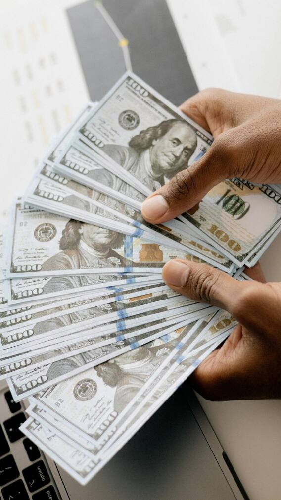 घरात पैशांची कमतरता भासणार नाही, 'या' 5 टिप्स फॉलो करा!