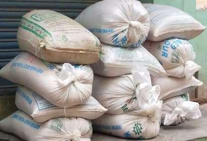 3400 kg ration rice seized in Trichy - District officials action திருச்சி: மூட்டை மூட்டையாய் பதுக்கி வைக்கப்பட்டிருந்த ரேஷன் அரிசி! 3400 கிலோவை பறிமுதல் செய்த அதிகாரிகள்!