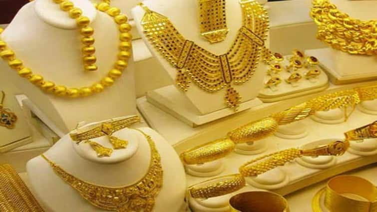 Gold silver price today 21st August 2024 know full details here Gold Price Today: நாளுக்கு நாள் உயர்வு! தொடர்ந்து உச்சத்தில் விற்பனையாகும் தங்கம் - இன்று விலை என்ன?