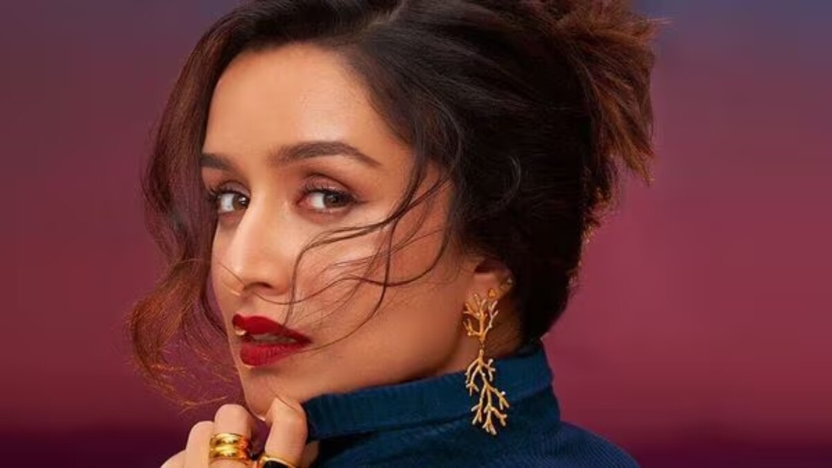 Shraddha Kapoor : பிரதமர் மோடி இடத்தை பிடித்த நடிகை... ஒரே படத்தில் டாப் கியரில் உச்சம் தொட்ட ஷ்ரத்தா கபூர்