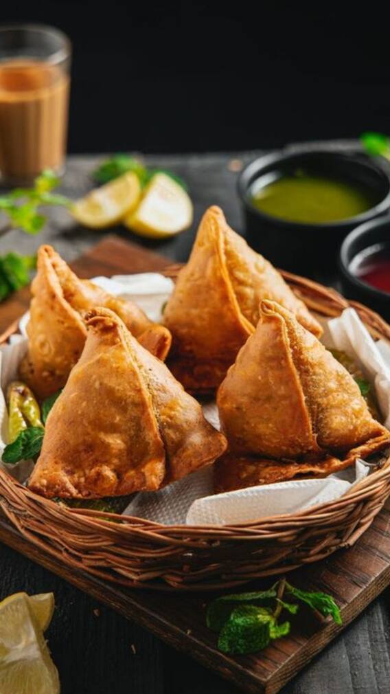 সিঙাড়া তো খান, ইংরেজি জানেন ?