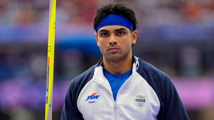 मेडल जीतने के बाद नीरज चोपड़ा की वैल्यू में भी भारी उछाल आया है. उनकी कमाई भी बढ़ने वाली है. नीरज पहले एक साल के लिए एक ब्रांड से करीब 3 करोड़ रुपए चार्ज करते थे. लेकिन वे अब 4 से 4.5 करोड़ रुपए चार्ज करेंगे.