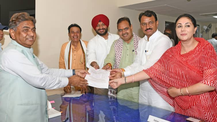 Ravneet Singh Bittu filed nomination for Rajasthan Rajya Sabha by-election CM Bhajan lal Sharma Diya Kumari रवनीत सिंह बिट्टू ने राज्यसभा के लिए भरा नामांकन, बोले- 'मैं पगड़ी पर दाग नहीं लगने दूंगा'