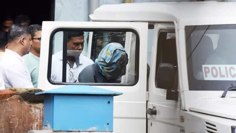 Key Suspect In Kolkata Doctor Murder Case Went To Red Light Area Says Cops Kolkata: ఆ రాత్రంతా ఇద్దరు వేశ్యలతో నిందితుడు, రెడ్‌లైట్ ఏరియా నుంచి నేరుగా హాస్పిటల్‌కి - ఆపై డాక్టర్‌పై హత్యాచారం