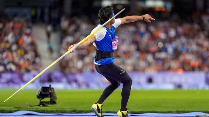 नीरज पहले से ही कुछ ब्रांड्स के साथ जुड़े हुए हैं. लेकिन पेरिस ओलंपिक्स 2024 में सिल्वर मेडल जीतने का भी फायदा हुआ है.