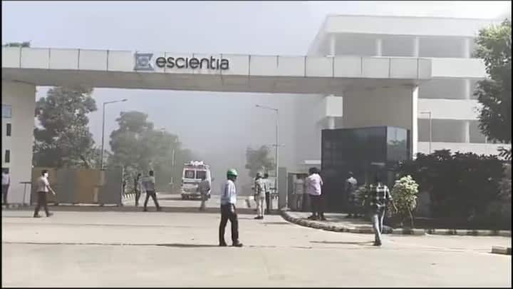 Reactor explosion at Andhra Pradesh pharma company 14 feared dead at least 18 injured ஆந்திராவில் ரசாயன ஆலையில் வெடிவிபத்து.. சிதறி கிடந்த உடல்கள்.. பரபரப்பு!