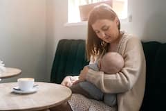 Parenting Tips: ब्रेस्ट मिल्क बढ़ाने के लिए जरूर ध्यान रखें ये बातें, बच्चे की मां को होंगे कई फायदे