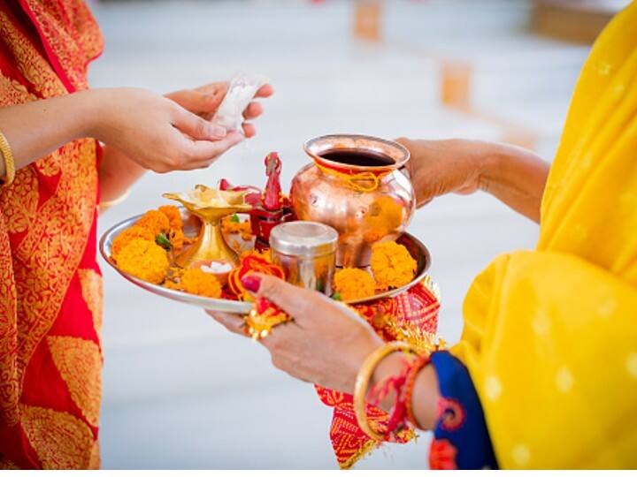 If someone comes to your doorstep on Kajari Teej, do not let them go empty-handed, donate as per your capacity, feed them. Be it a human being or an animal or bird.