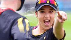 Photos: વિરાટ કોહલી સાથે ફોટો ક્લિક કરાવવા માંગે છે આ મહિલા ક્રિકેટર