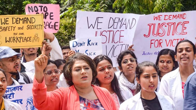 Delhi AIIMS doctors call off 11 day strike after SC appeal Kolkata: ఆందోళనలను విరమించిన వైద్యులు, సుప్రీంకోర్టు సూచనలతో కీలక నిర్ణయం