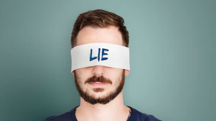 কারও কারও মধ্যে মিথ্যে বলার প্রবণতা যদি বেশি হয়, তবে কমবেশি প্রত্যেকেই মিথ্যে বলেন। কিন্তু কেন মিথ্যের আশ্রয় নিতে হয় মানুষকে? রয়েছে একাধিক বিশ্লেষণ।