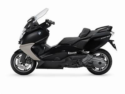 பிஎம்டபள்யூ C 650 GT ஸ்கூட்டர் மணிக்கு 180 கிமீ வேகத்தில் செல்லும் திறன் கொண்டு தயாரிக்கப்பட்டுள்ளது. இதன் விலை 11 லட்சத்து 50 என நிர்ணயிக்கப்பட்டுள்ளது.