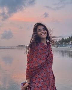 Deepthi Sunaina : బంధీయే ప్రతి మనిషి బంధాల్లోని బాధకు అంటున్న దీప్తి సునయన.. ఏడుస్తూ బాధని దిగమింగుతూ ఎమోషనల్ పోస్ట్