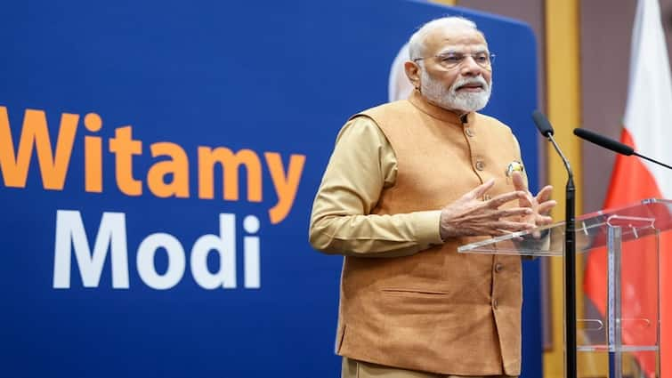 PM Modi in Poland PM Modis Message On War And Peace In Poland Speech PM Modi in Poland: 'આ યુદ્ધનો યુગ નથી, અમે શાંતિની વાત કરીએ છીએ', પોલેન્ડમાં બોલ્યા PM મોદી