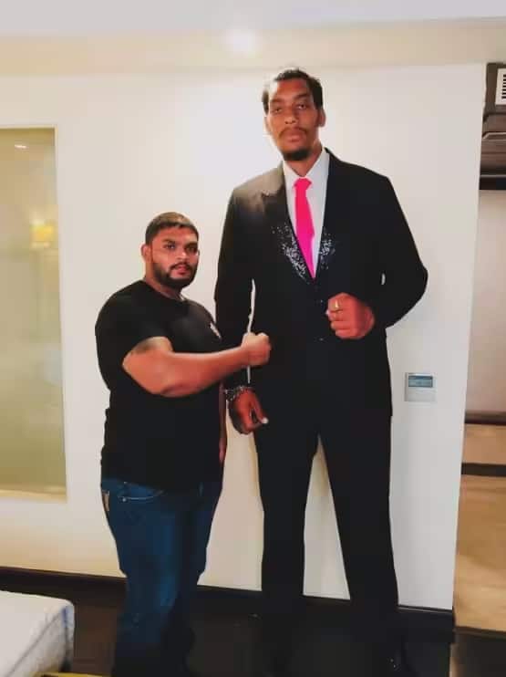 'स्त्री 2' मध्ये सरकटा ही भूमिका साकारून प्रसिद्ध झालेला सुनील कुमार कुस्तीपटू असून हँडबॉल आणि व्हॉलीबॉलचा खेळाडूही आहे. 2019 मध्ये सुनीलने WWE ट्रायआउट्समध्ये भाग घेतला होता.