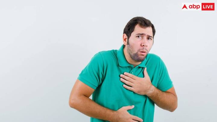 कब्ज की समस्या के कारण लोगों को कई सारी दिक्कतें हो सकती है. डॉक्टर्स भी कहते हैं कि अगर वक्त रहते कब्ज जैसी समस्या का इलाज अगर वक्त रहते नहीं किया जाएगा तो कई सारी दिक्कतें हो सकती है.