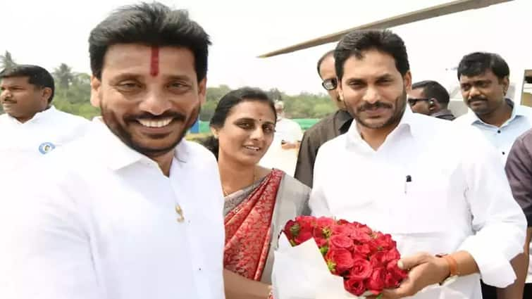 YSRCP chief YS Jagan removes Duvvada Srinivas as Tekkali constituency incharge Duvvada Srinivas: దువ్వాడ శ్రీనుపై జగన్ వేటు - టెక్కలి ఇంఛార్జి పదవి అవుట్