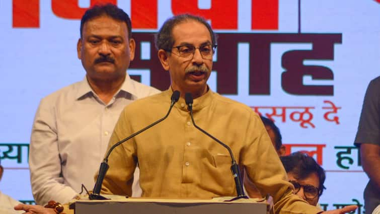 Badlapur School Case: uddhav thackeray attacks eknath shinde government बदलापुर यौन उत्पीड़न केस में उद्धव ठाकरे बोले, '...अब शस्त्र उठा लो', शिंदे सरकार को घेरा