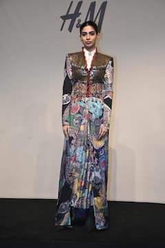 ब्लैक ड्रेस में जचीं सामंथा प्रभु, दिल जीत लेगा राशा थडानी का स्टाइलिश लुक... देखें तस्वीरें