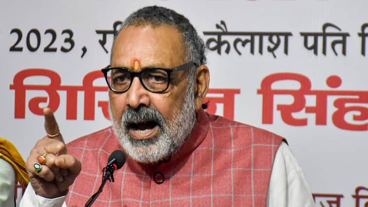 Giriraj Singh attacked Rahul Gandhi and Mamta Banerjee on Bengal case and Kashmir issue Giriraj Singh: '...वह पत्रकारों को डांटते हैं', बंगाल रेप कांड से लेकर कश्मीर तक के मुद्दे पर राहुल गांधी पर बिफरे गिरिराज सिंह