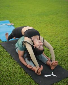 Deepthi Sunaina : బంధీయే ప్రతి మనిషి బంధాల్లోని బాధకు అంటున్న దీప్తి సునయన.. ఏడుస్తూ బాధని దిగమింగుతూ ఎమోషనల్ పోస్ట్