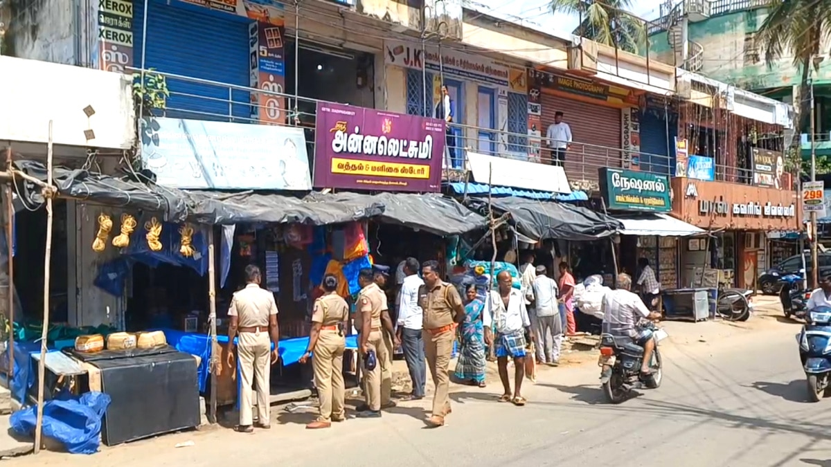 ஒரு கடை கூட சாலையில் இருக்க கூடாது - அதிரடி காட்டிய காவல் ஆய்வாளர் - சீர்காழியில் பரபரப்பு