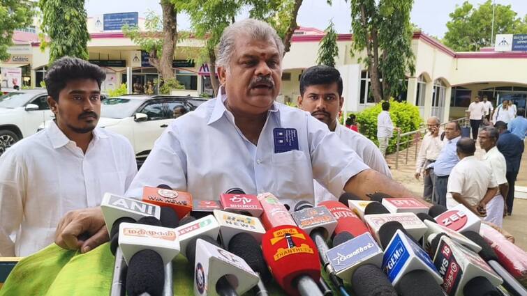 The Veka party flag- GK Vasan congratulated actor Vijay த.வெ.க. கொடியை அறிமுகம் செய்த விஜய்! வாழ்த்து தெரிவித்த ஜி.கே.வாசன்