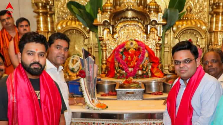 Rohit Sharma Jay Shah spotted at Siddhivinayak Temple along with T20 World Cup trophy Rohit at Siddhivinayak Temple: টি-টোয়েন্টি বিশ্বকাপ ট্রফি নিয়ে সিদ্ধিবিনায়ক মন্দিরে হাজির রোহিত, জয় শাহ