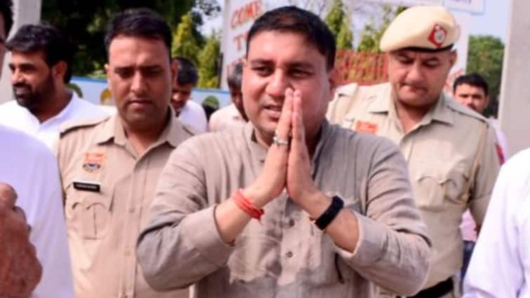 Ramniwas Surjakhera Resigns from JJP letter To Ajay Chautala Dushyant Chautala Haryana Assembly Elections हरियाणा में JJP को एक और बड़ा झटका, विधायक रामनिवास सुरजाखेड़ा ने पार्टी से दिया इस्तीफा