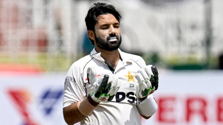 Mohammad Rizwan Century against Bangladesh rawalpindi test Pakistan PAK vs BAN Mohammad Rizwan Century: घुटनों पर बैठे और फिर अल्लाह का किया शुक्रिया, रावलपिंडी में शतक के बाद छा गए मोहम्मद रिजवान