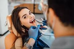 Oral Health: मसूड़ों के दर्द से हैं परेशान तो आज से ही अपना लें ये आदतें, चकाचक रहेगी ओरल हेल्थ
