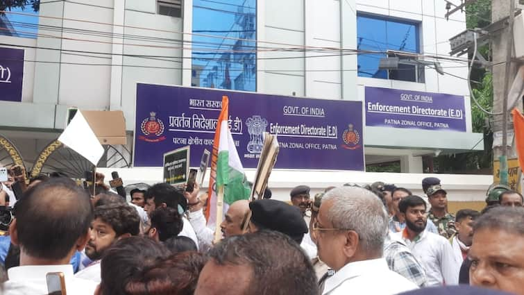 Bihar Congress leader Akhilesh Prasad Singh took out march from Gandhi Maidan against ED and SEBI ann Congress Protest: ईडी और सेबी को लेकर बिहार कांग्रेस ने निकाला विरोध मार्च, अखिलेश सिंह ने कार्यशैली पर उठाए सवाल