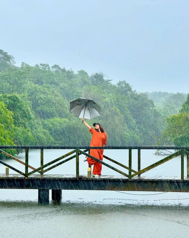एक्ट्रेस की इन फोटोज को देखने के बाद कहा जा सकता है कि उन्होंने मी-टाइम को जमकर एंजॉय किया है. हालांकि बुधवार को भी उन्होंने अपनी इस ट्रिप की कुछ फोटोज शेयर की थीं.
