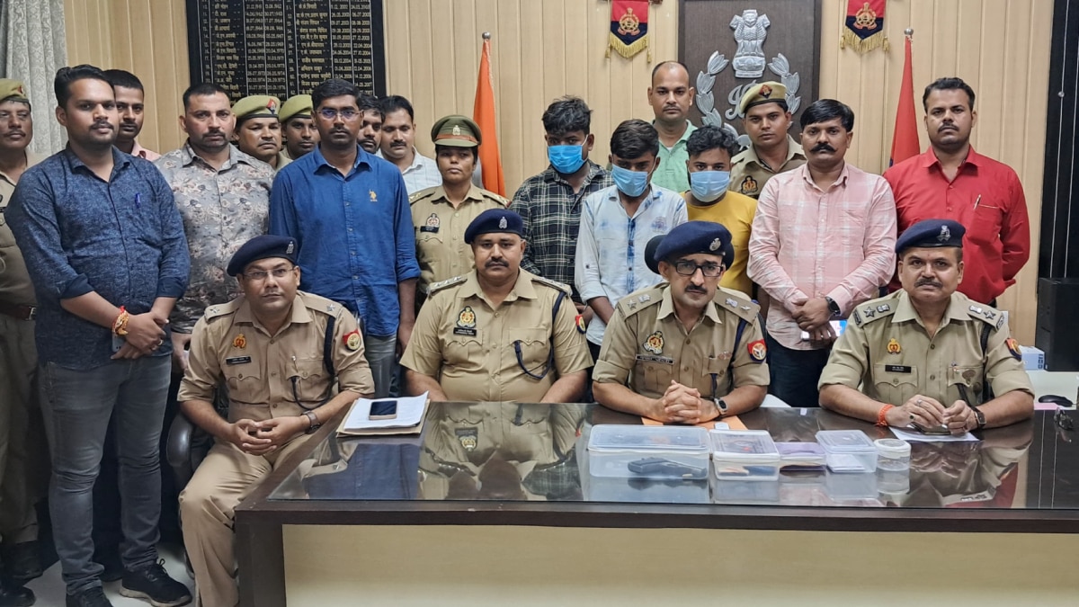 बस्ती पुलिस ने बुजुर्ग दंपति से लूट का किया खुलासा, तीन आरोपी गिरफ्तार