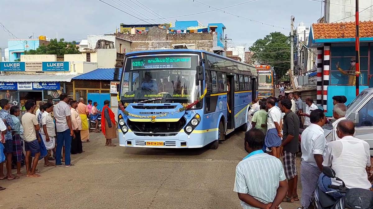 27 ஆண்டுக்கு பிறகு புதிய அரசு பேருந்து இயக்கம்... பூக்கள் தூவி வரவேற்ற கிராம மக்கள்