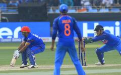 PHOTOS: ये हैं वनडे क्रिकेट में सबसे ज़्यादा 'हैट्रिक' लेने वाले 5 गेंदबाज़, लिस्ट में भारतीय भी शामिल