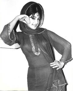 कैसे शुरू हुई थी सायरा बानो और दिलीप कुमार की प्रेम कहानी? 22 साल बड़े एक्टर पर दिल हार गई थीं एक्ट्रेस