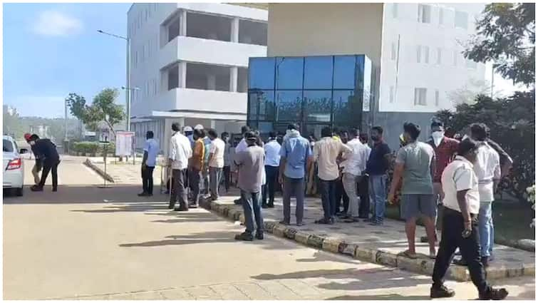 Four people were seriously injured in another accident at Anakapalli Pharma SEZ Anakapalli News: పరవాడ ఫార్మా సెజ్‌లో ప్రమాదం- నలుగురికి తీవ్ర గాయాలు- ఒకరి పరిస్థితి విషమం