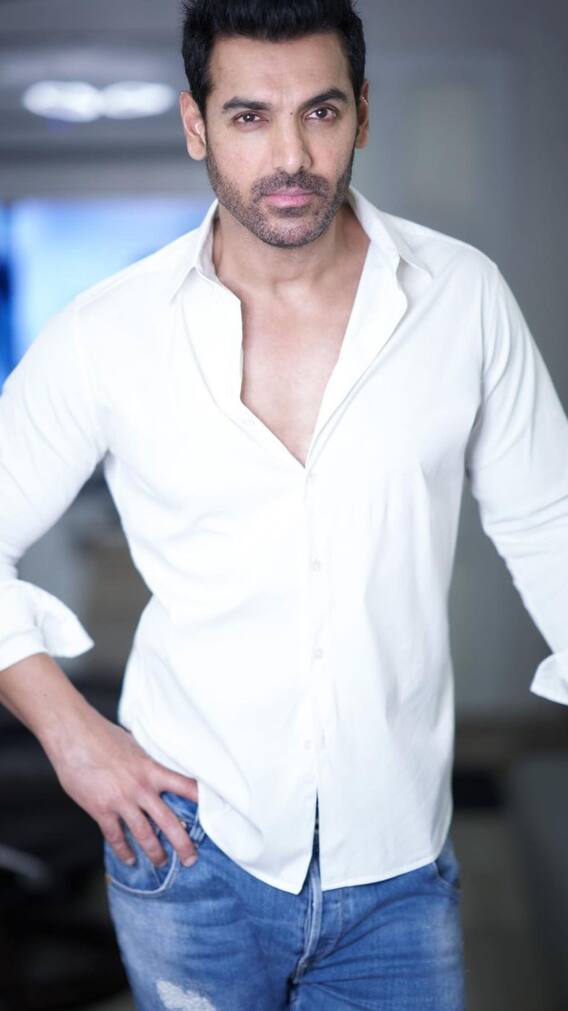 हिट फिल्में देने के बाद भी बेहद सिंपल लाइफजीते है जॉन अब्राहम