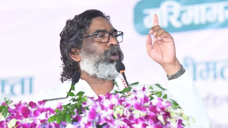 Jharkhand CM Hemant Soren Said Give one lakh to women under Mukhyamantri Maiya Samman Yojana in 5 years Jharkhand: झारखंड की महिलाओं को मिलने वाले हैं एक लाख रुपये, CM हेमंत सोरेन ने किया बड़ा ऐलान