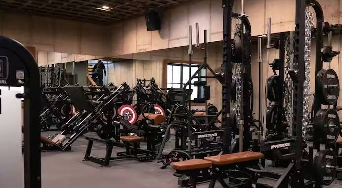 ઘણા લોકો જિમમાં ડંબલનો ઉપયોગ કરે છે. તેમાંથી કેટલાક લોકો જે જગ્યાએથી ડંબલ લાવે છે એ જગ્યા પર પાછા મુકી દેતા નથી