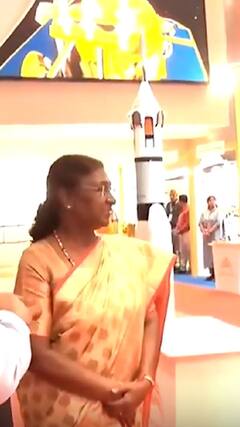 Space Day 2024: पहले अंतरिक्ष दिवस के मौके पर प्रदर्शनी में पहुंची राष्ट्रपति | ABP Shorts