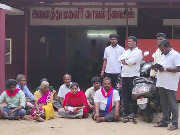 'நான் இனி வரமாட்டேன், நீ உன் குடும்பத்துடன் போய் இரு'- கணவருடன் சேர்த்து வைக்கக் கோரி இளம் பெண் தர்ணா